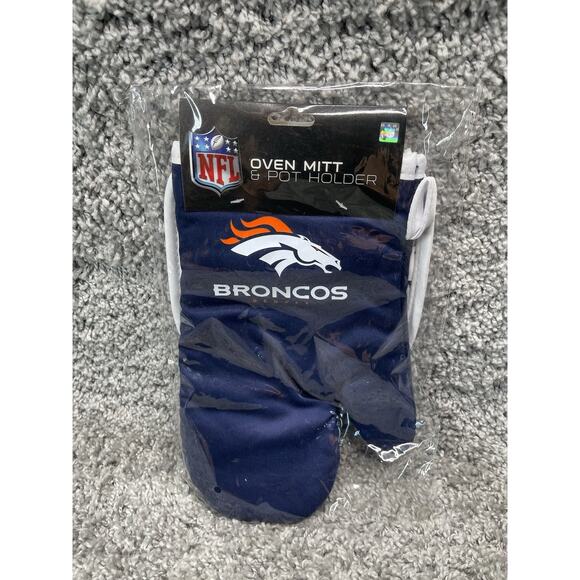 NFL Denver Broncos Oven Mitt and Pot Holder Set Navy White Orange Unisex New - Picture 1 of 9